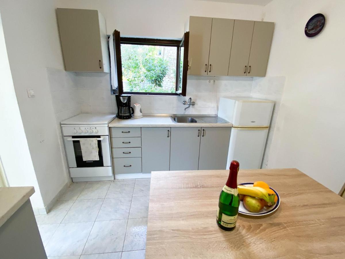 Seaview & Beachfront Apartments Jakov Donji Okrug  エクステリア 写真